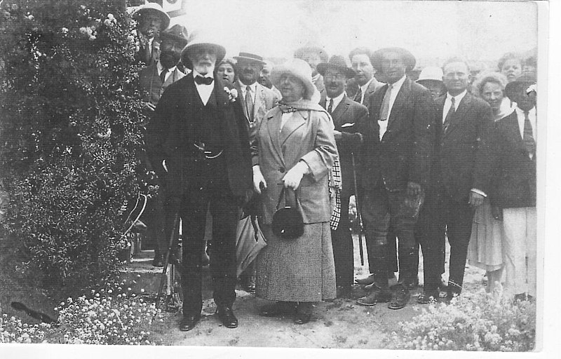 Baron Edmond de Rothschild visiting Jewish settlers in Ottoman Palestine, supporting early agricultural communities